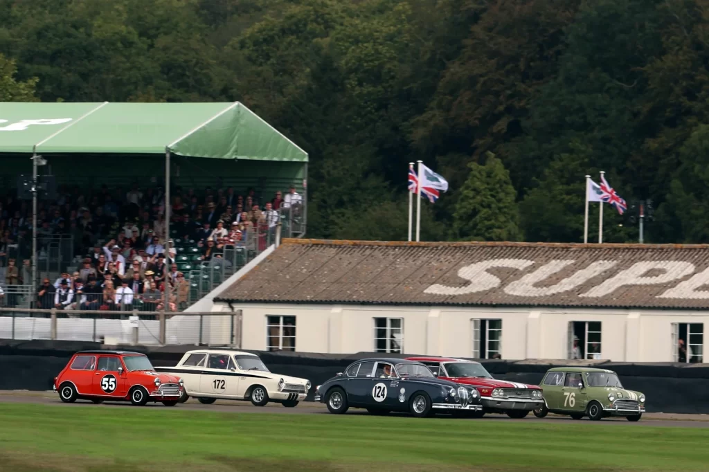 Goodwood Revival'da Jaguar Zaferi: Le Mans Efsanesi Andre Lotterer Zirvede