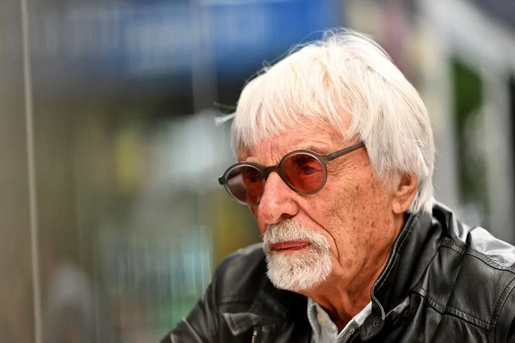 Bernie Ecclestone havalimanında silahla yakalandı: Bernie Ecclestone gözaltısı