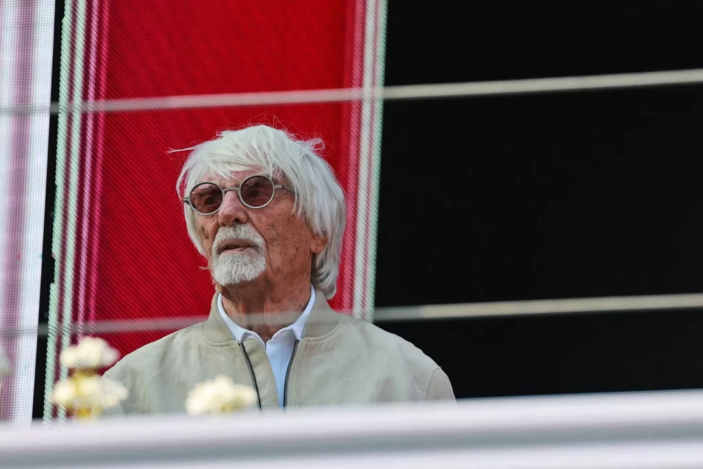 Bernie Ecclestone havalimanında silahla yakalandı: Bernie Ecclestone gözaltısı