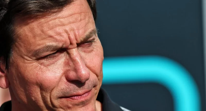 Toto Wolff, Monza'da Max Verstappen'in George Russell'ı Engellediğini İddia Ediyor