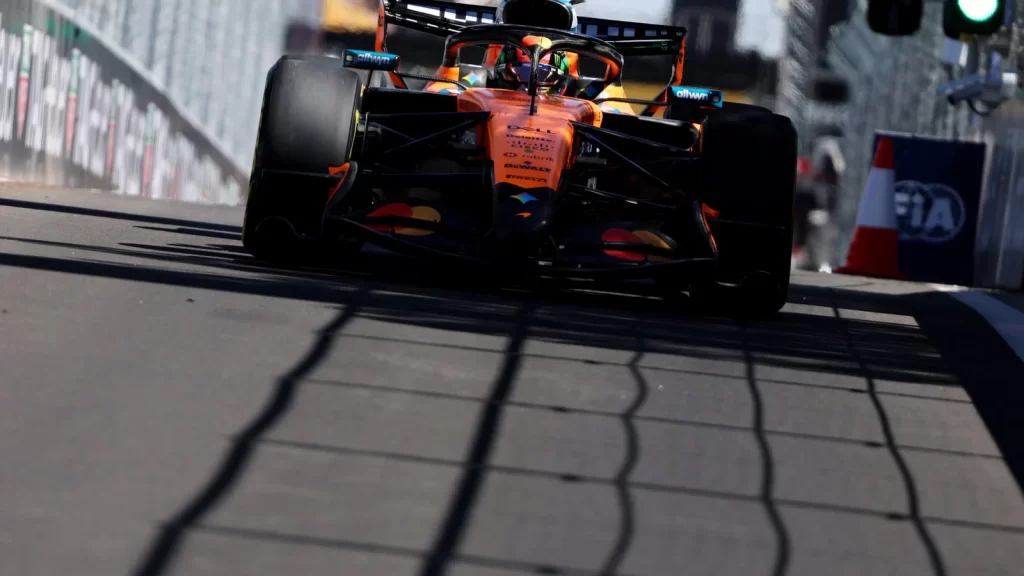 McLaren Racing devasa 1 milyar dolar gelir barajına ulaşıyor
