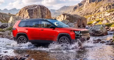 Yeni Jeep Cherokee Trailhawk: Efsanevi Arazi Yetenekleri Geri Dönüyor