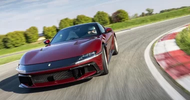 Ferrari 12Cilindri Manuale: V12 Motor ile Manuel Şanzıman Deneyimi
