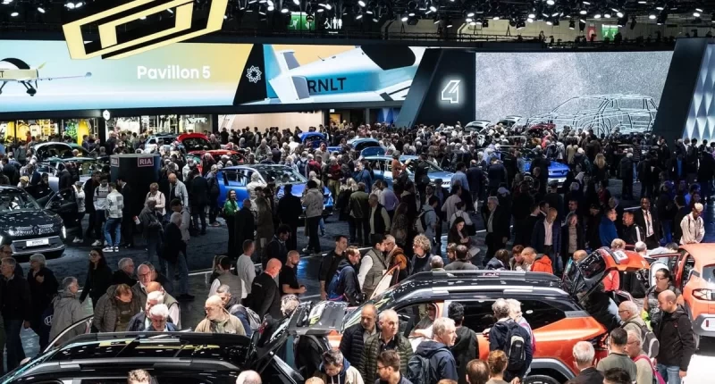 Mercedes VLE kazası: Mondial de l'Auto'da şaşırtan güvenlik açığı