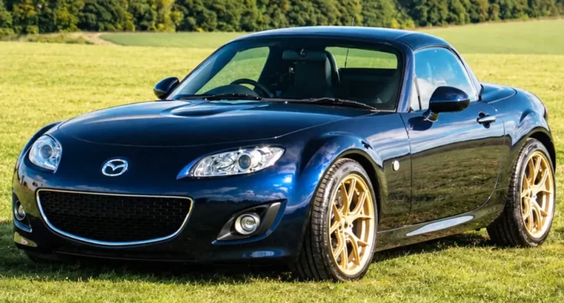 Mazda MX-5 Ford V6 - Mazda MX-5 ve Ford V6 Gücü: Rocketeer'dan Radikal Dönüşüm