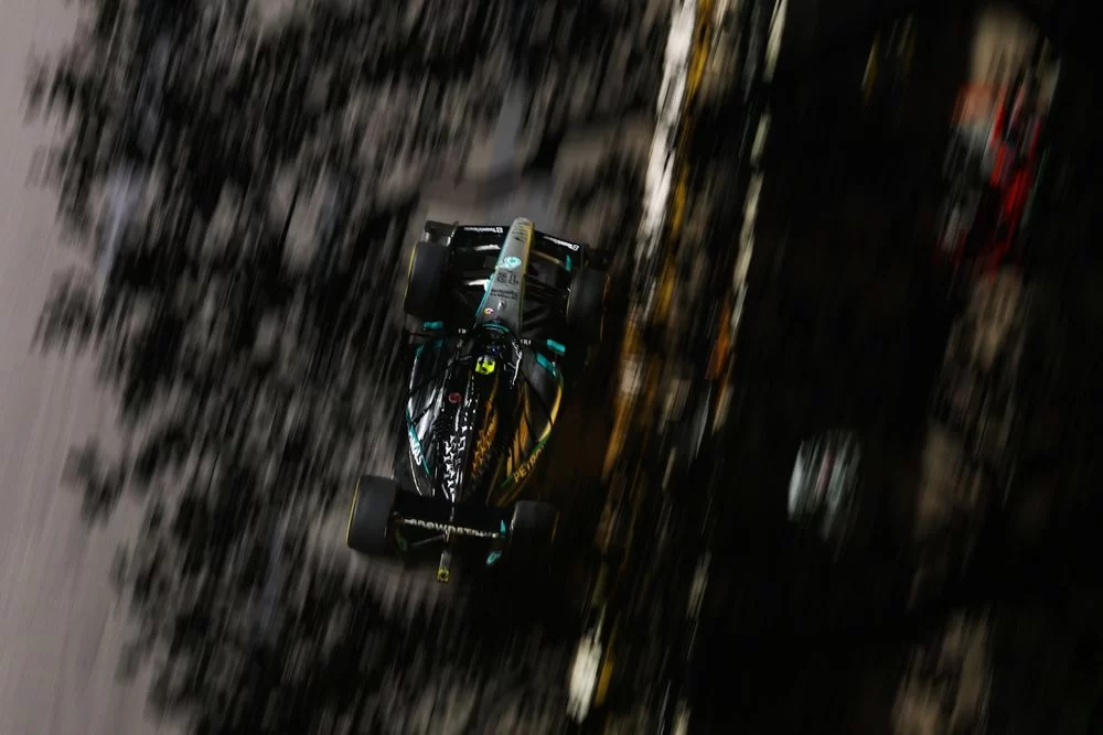 Kimi Antonelli neden Singapur GP'de pist sınırı cezası almadı?