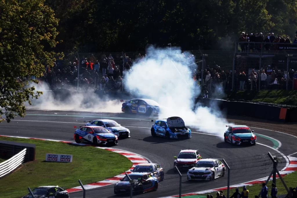 BTCC Brands Hatch zaferi: Tom Ingram'dan unutulmaz atak