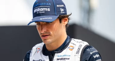 Carlos Sainz: F1 2026 sezon finali için Middle East planları belirsiz