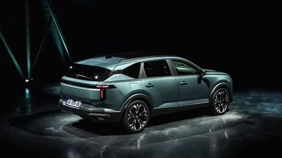 Yeni Dacia Striker Fiyatları Açıklandı: Hibrit ve 4x4 Seçenekleriyle Geliyor