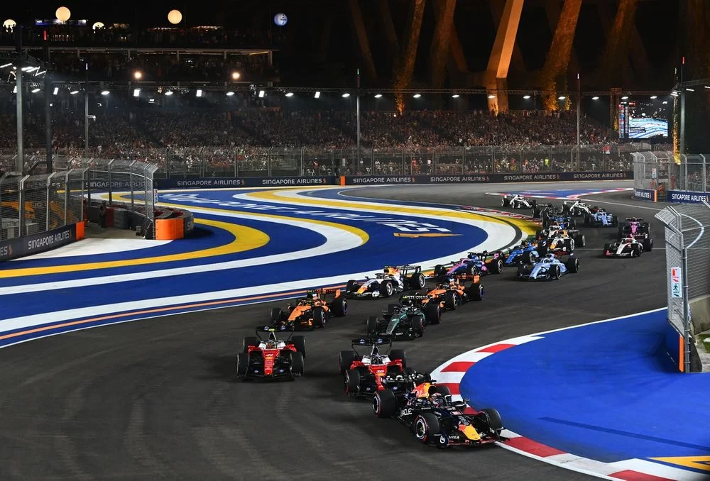 Charles Leclerc ve Verstappen rekabetinde kaçırılan fırsatlar