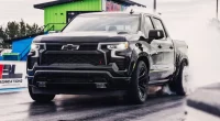 Black Widow SR: Fox Factory'den Chevrolet Silverado'ya Kaslı Bir Dokunuş