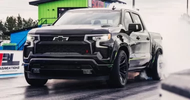 Black Widow SR: Fox Factory'den Chevrolet Silverado'ya Kaslı Bir Dokunuş