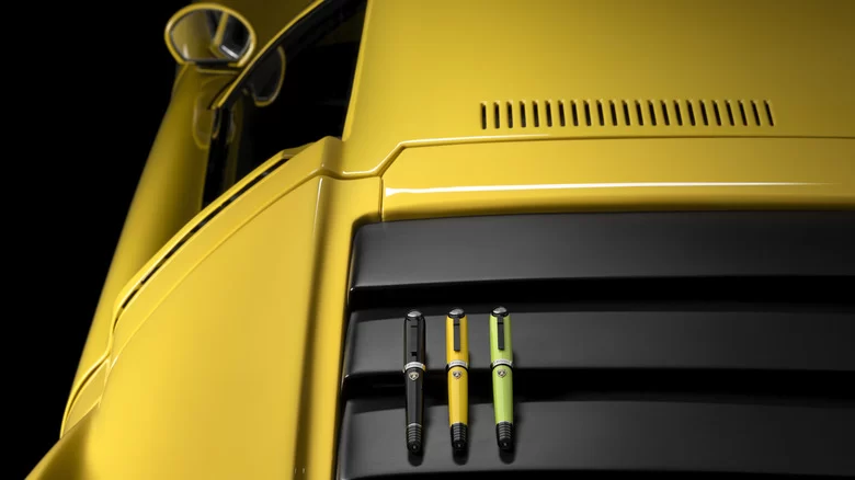 Lamborghini Miura temalı bu özel kalem, gerçek çalışan farlara sahip