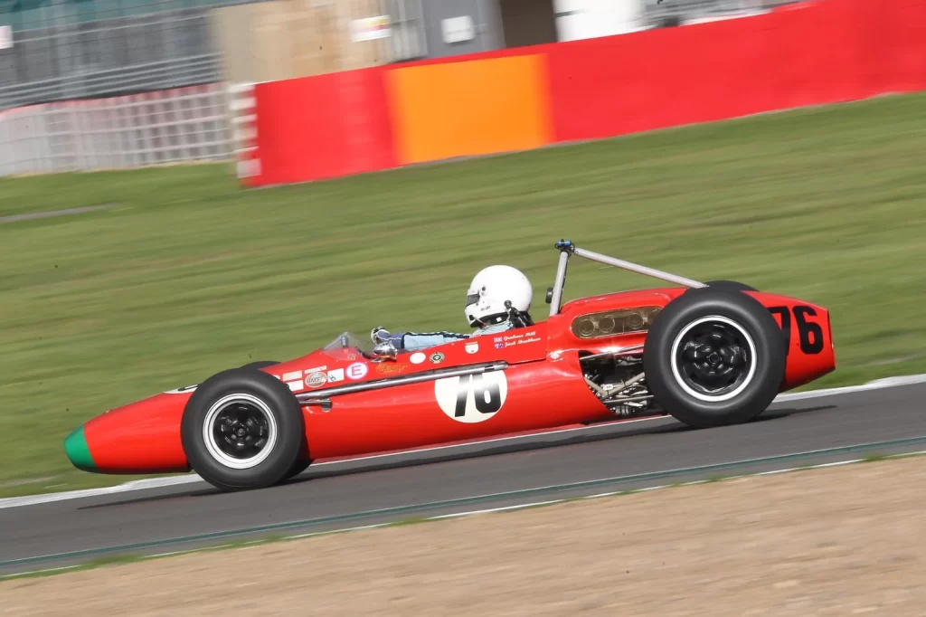 Silverstone'da Pall Mall Cup Heyecanı: Shelby Cobra Zirvede