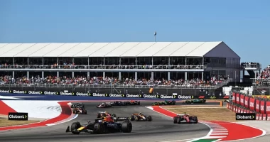 Max Verstappen: COTA pistindeki bozuk zemin kabul edilemez