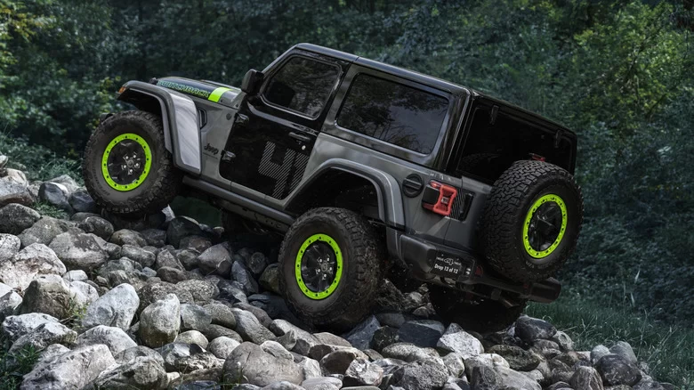 Jeep Wrangler Switchback: Ford Bronco RTR'ye Sert Bir Yanıt