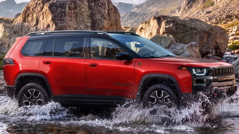 2027 Jeep Cherokee Trailhawk: Efsanevi XJ Ruhu Geri mi Dönüyor?