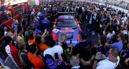 Max Verstappen GT World Challenge serisinde ilk yarışına çıktı