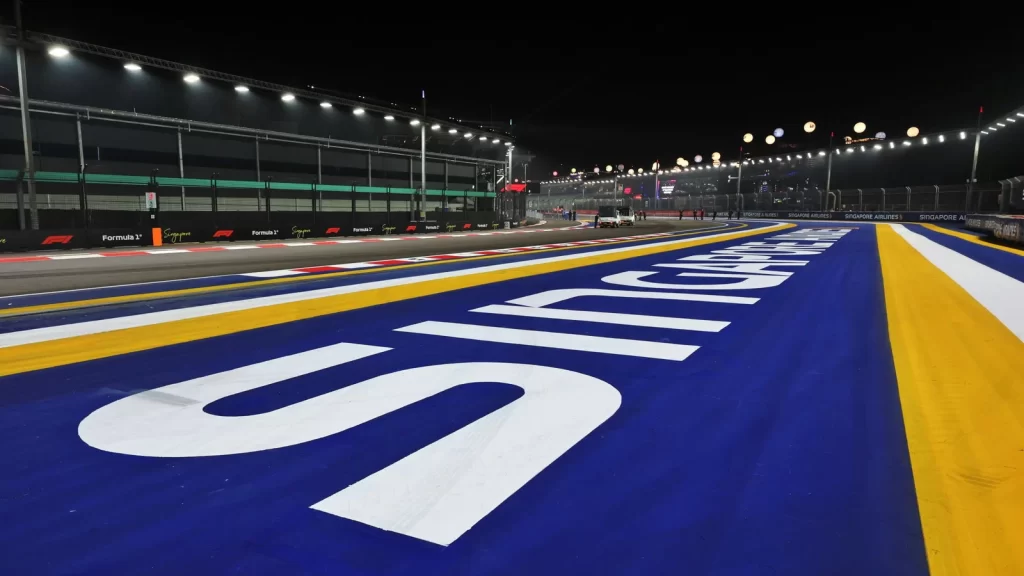 Singapur GP izinsiz giriş - Singapur GP'de İzinsiz Giriş: F1 Hayranı Hapis Cezasıyla Karşı Karşıya